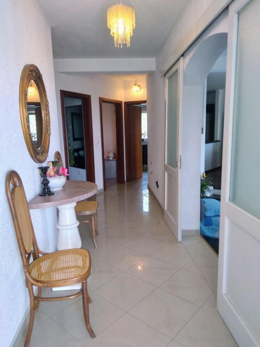 Viki - Seaview & Garden Terrace Makarska